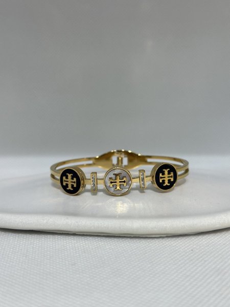 اسوارة مميز باللون الذهبي اللون مكفول 