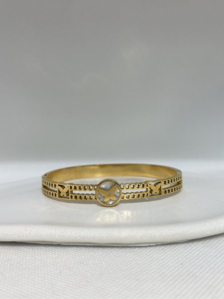 اسوارة مميز باللون الذهبي اللون مكفول 