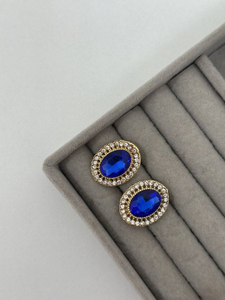 حلق مميز باللون الذهبي اللون مكفول 